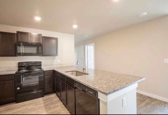 Foto del edificio - Exclusive Bell Farms Townhomes