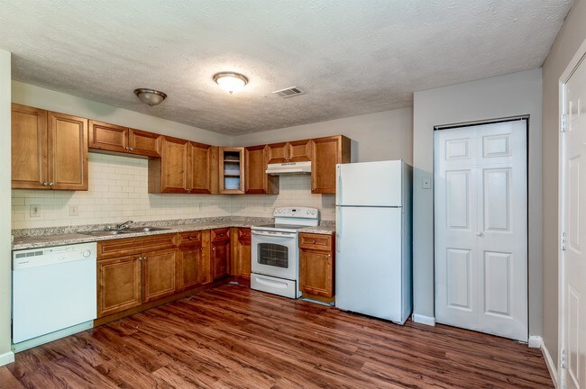 Building Photo - 6140 Cooper St