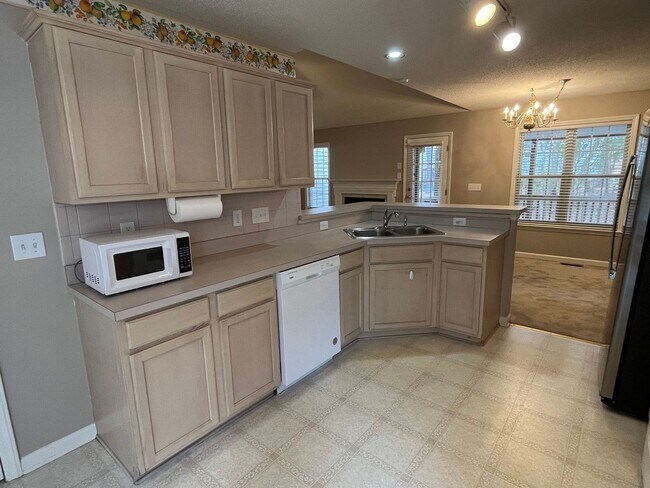 Building Photo - Terrific 3BD, 2BA Home in Prime Location Near Downtown Durham, Southpoint Mall, and RTP