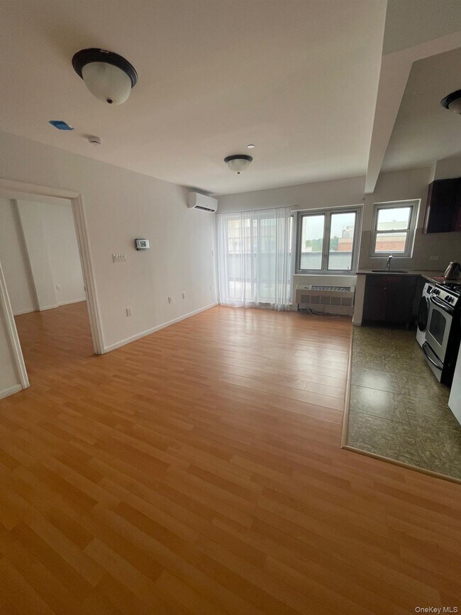 Foto del edificio - 71-33 162nd St