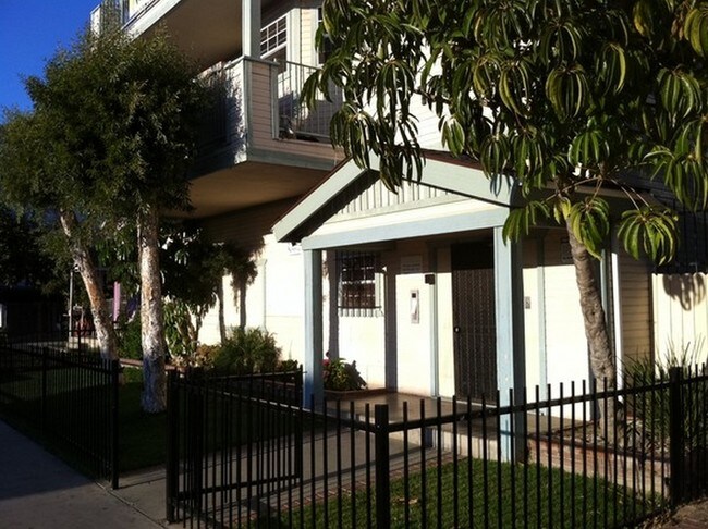 Building Photo - 1352 Molino Ave