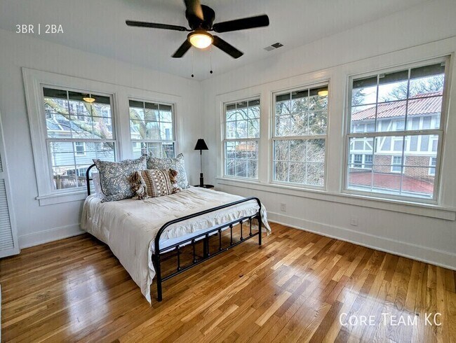Foto del edificio - 1120 Ward Pkwy