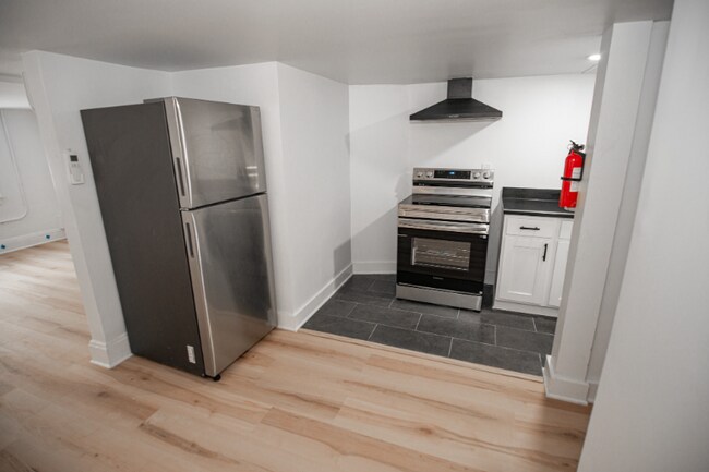 Foto del edificio - 1388 W 83rd St