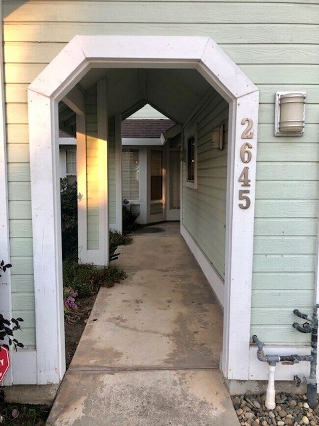 Foto del edificio - Charming and Spacious Home in Carmichael