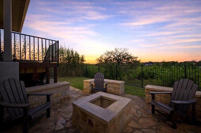 Foto del edificio - 904 View Dr