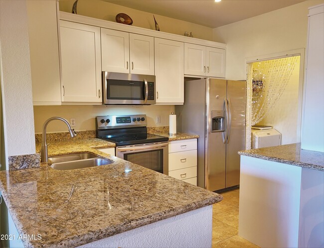 Building Photo - 16013 S Desert Foothills Pkwy