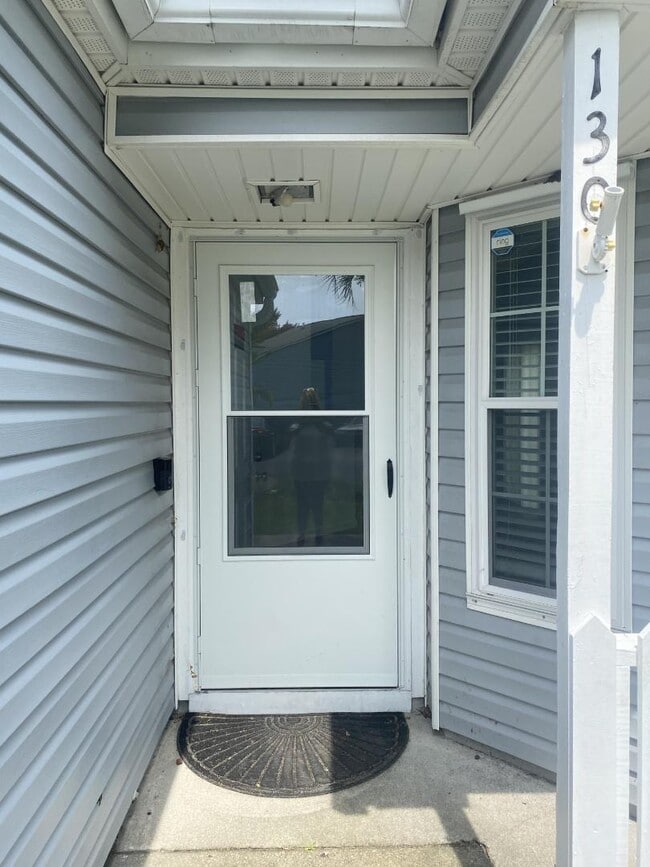 Building Photo - 130 Whitehaven Ct