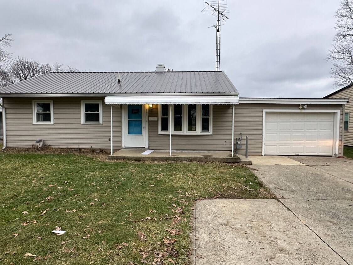 Primary Photo - Charming 3 Bed 1 Bath Ranch House for Rent...