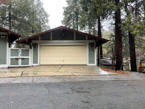 Building Photo - 948 Arbula Dr