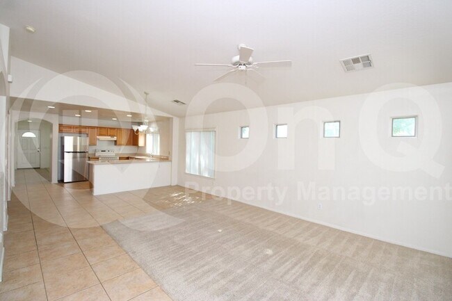 Foto del edificio - 3426 E Hopkins Rd
