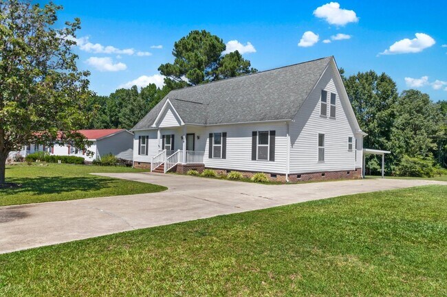 Building Photo - SPACIOUS 3 BR, 2.5 BA HOME *ROSEWOOD SCHOOLS*