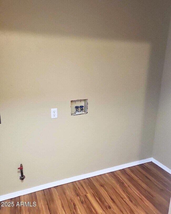 Foto del edificio - 8416 E Leigh Dr
