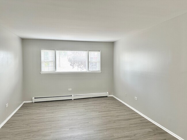 Foto del edificio - 3400 Maple Ave