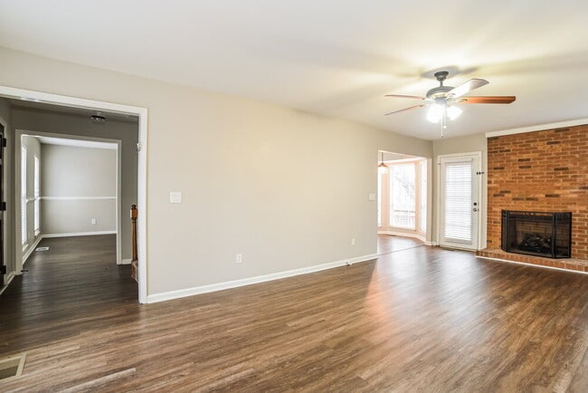 Building Photo - 10927 Wiltshire Ln