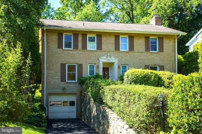 Foto del edificio - 5908 Walhonding Rd