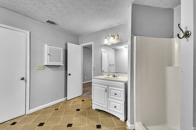 Building Photo - Ashbill