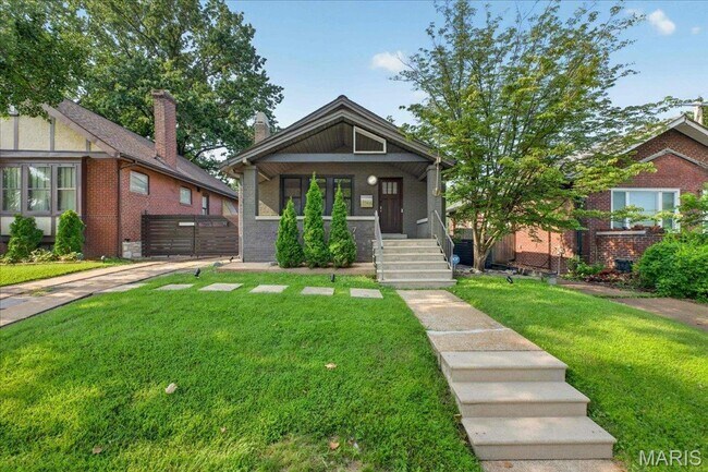 Foto del edificio - Richmond Heights Home!