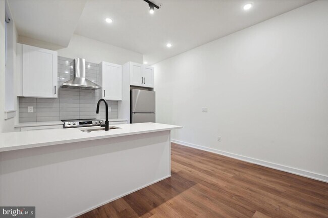 Foto del edificio - 2513 N Howard St