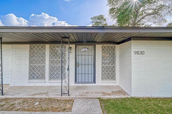 Building Photo - 9830 Degas Ln
