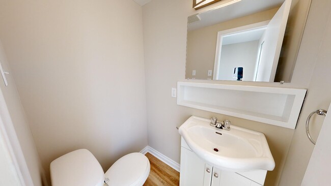 Photo du bâtiment - SPACIOUS 3 BEDROOM TOWNHOME IN OAKRIDGE