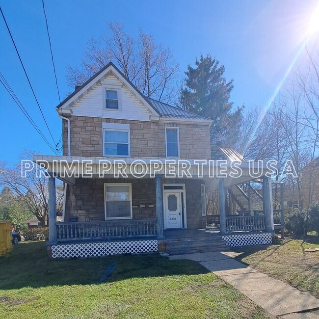 Building Photo - 454 Freeport St