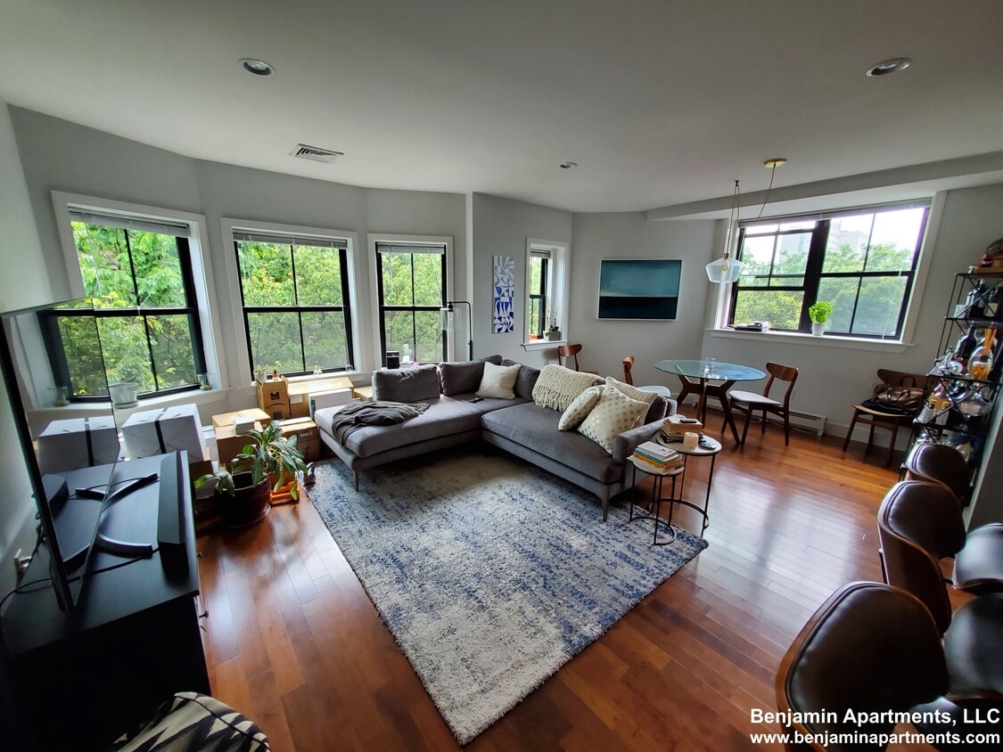 Foto principal - 547 Columbus Ave