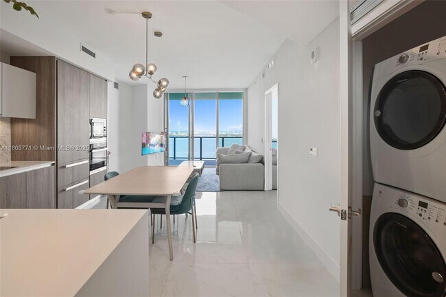 Foto del edificio - 2900 NE 7th Ave