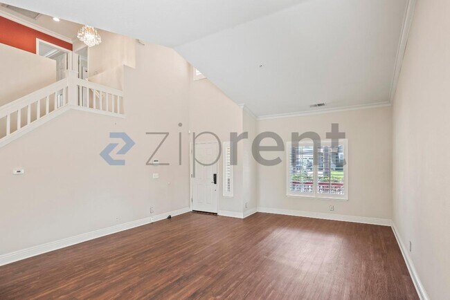 Foto del edificio - 1366 Jayhawk Ln