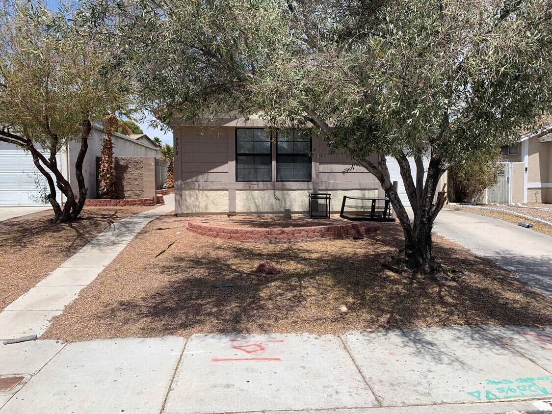 Building Photo - Spring Valley~2 Bedroom w/Garage