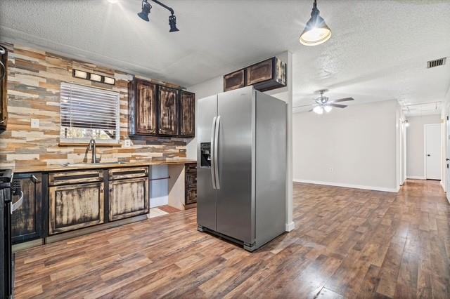 Foto del edificio - 7411 Wigfield Rd