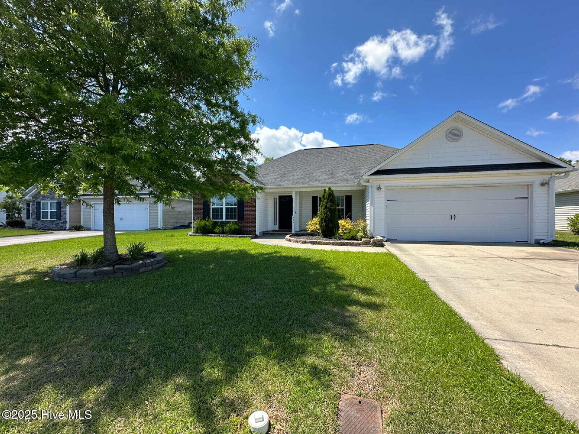 Foto principal - 317 Kingston Rd