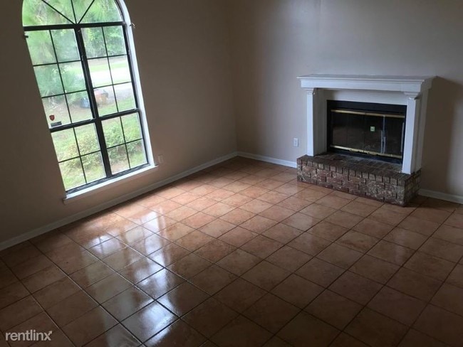 Building Photo - 3 br, 2 bath House - 770 Inwood dr