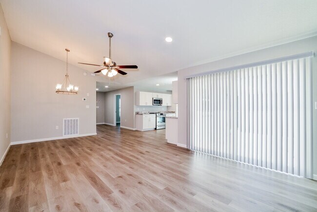 Building Photo - 5148 Magnolia Dr