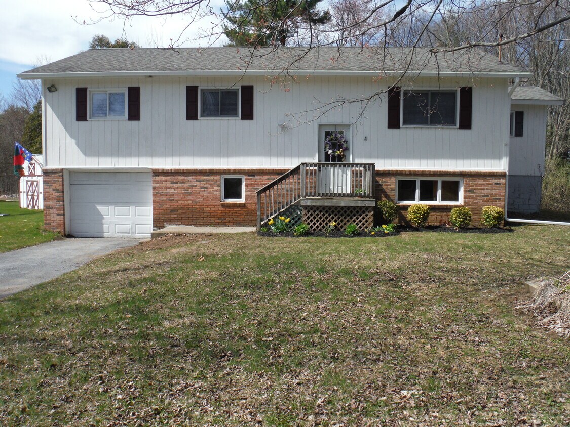 155 Cronin Rd, Queensbury, NY 12804 House Rental in Queensbury, NY