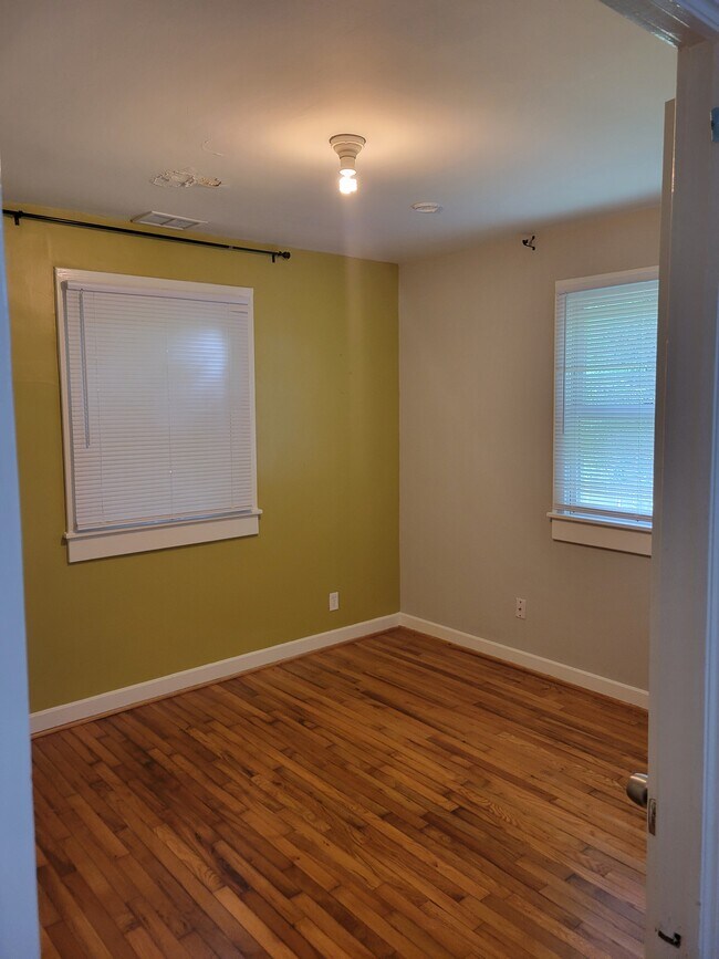 Foto del edificio - 3445 Draper Ave