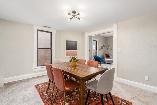 Foto del edificio - 1350 Dennison Ave