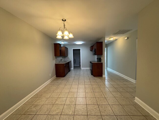 Building Photo - MOVE-IN READY! **MOVE-IN Special $250 off the 1st full month's rent.**