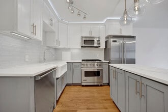 Building Photo - 1000 N Lake Shore Dr