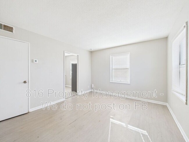 Building Photo - 801 Bannister Rd