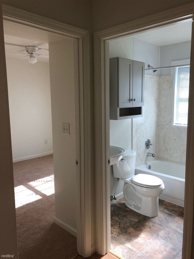 Building Photo - 2 br, 1 bath House - 106 N Jefferson St 10...