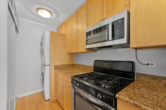 Building Photo - 308 Inverrary Ln