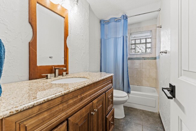 Foto del edificio - 1206 Catalpa St