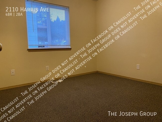 Building Photo - 2110 Harris Ave