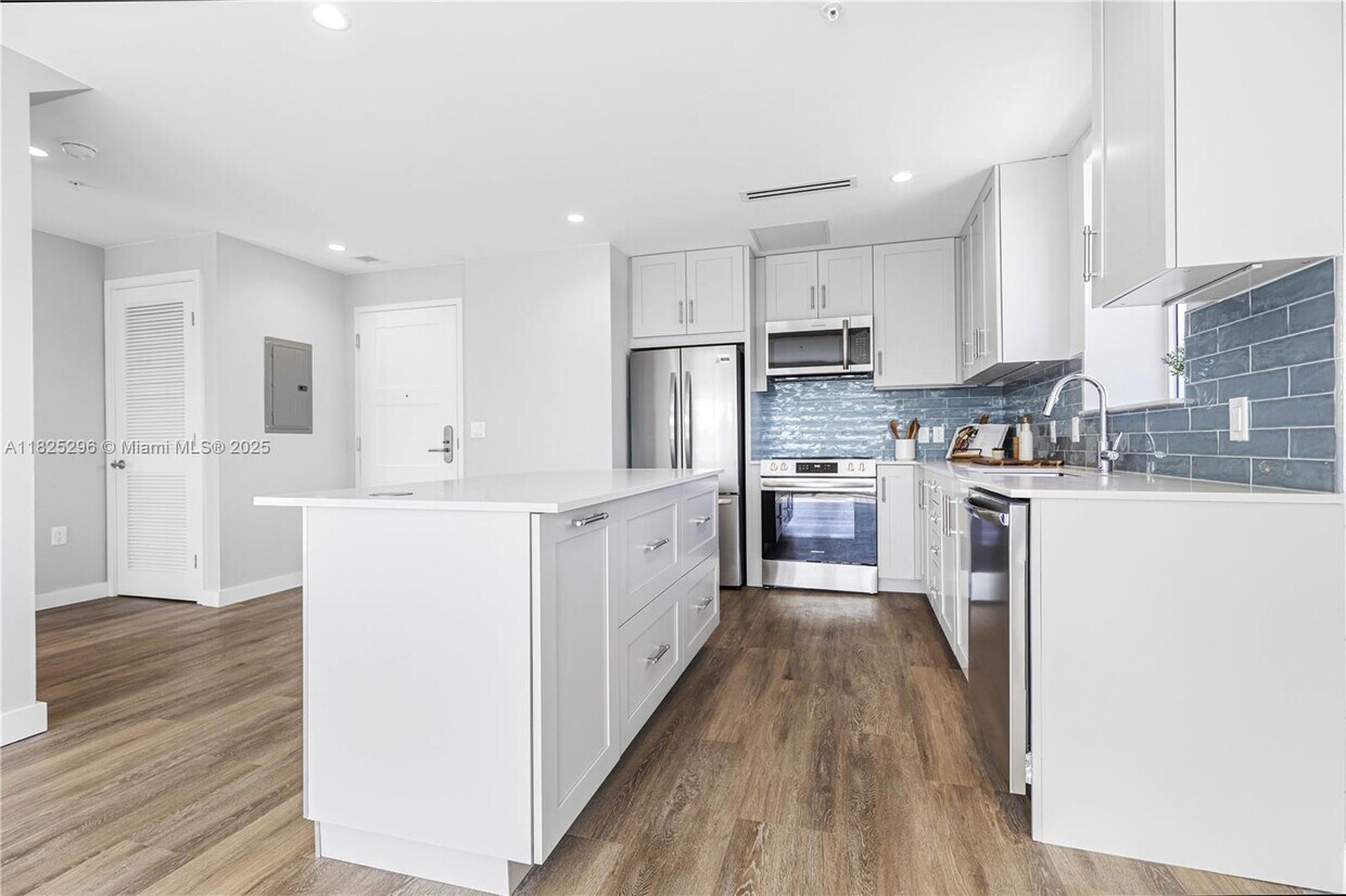 Foto principal - 3335 Thomas Ave