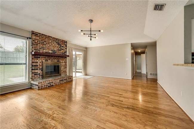 Building Photo - 904 Filmore Dr