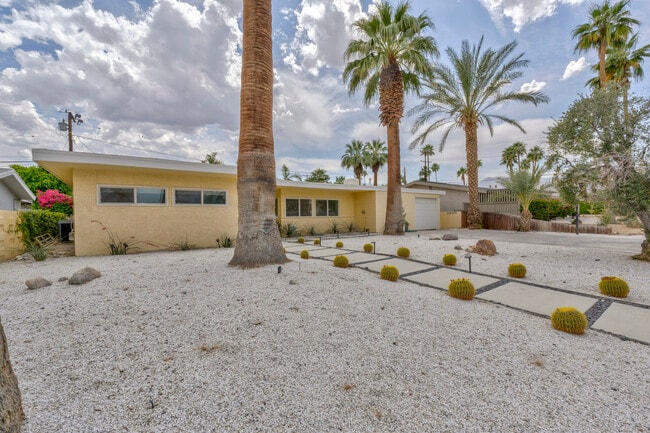 Building Photo - 74533 Peppertree Dr