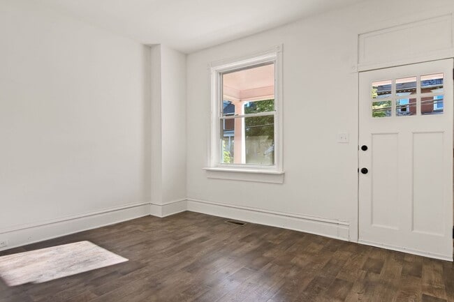 Building Photo - Coming Soon! Inviting 3 Bedroom, 1.5 Bathr...