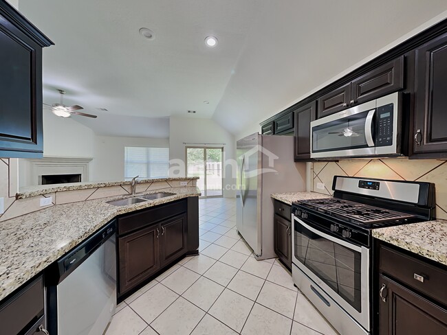 Foto del edificio - 232 Country Crossing Cir