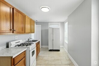Building Photo - 1541 N Broadway