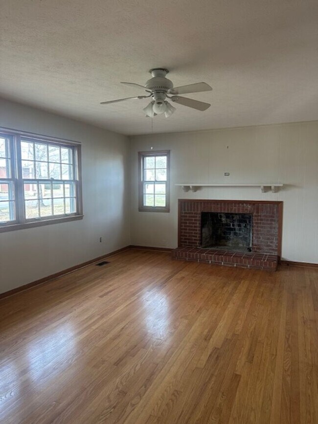 Foto del edificio - Andersonville 37705 - 4 bedroom, 2 bath home - Contact Kenna Stephens (865) 604-4635